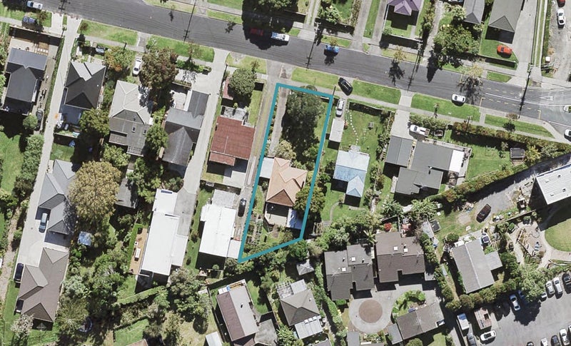 93 Beach Haven Road, Beach Haven, Auckland - Carousel 1