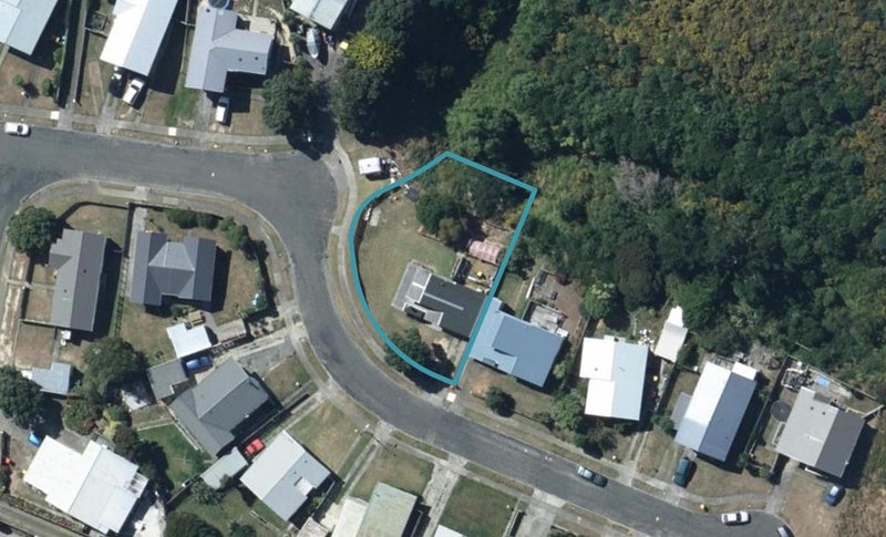 1 Keith Hart Grove, Titahi Bay, Porirua - Carousel 1