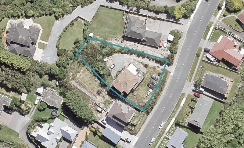 1/275 Maungaraki Road, Maungaraki, Lower Hutt - Carousel 1