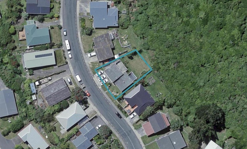 70 Baylands Drive, Newlands, Wellington - Carousel 1