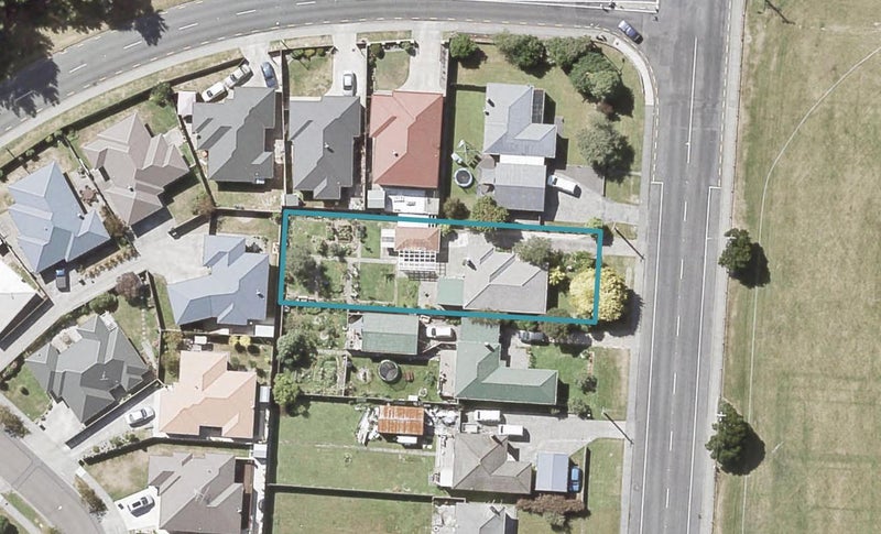 35 Fitzherbert Road, Wainuiomata, Lower Hutt - Carousel 1