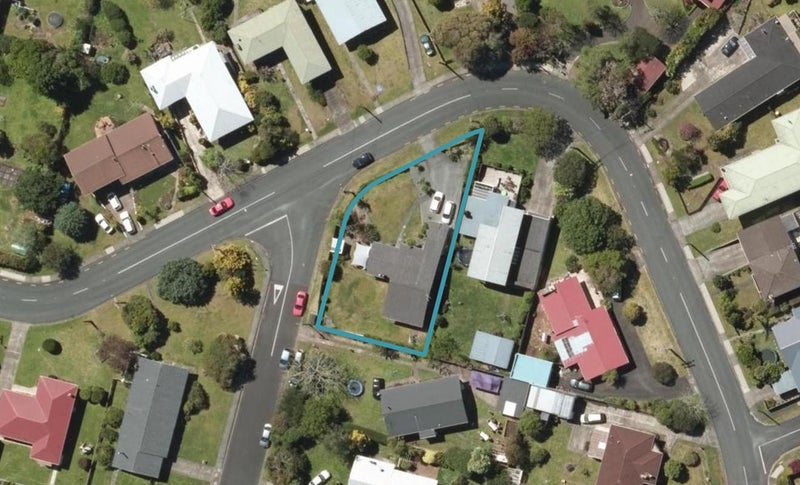 2 Tuhangi Street, Kamo, Whangarei - Carousel 1