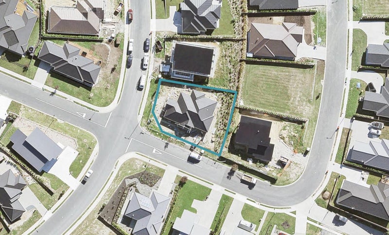 1 Eastview Crescent, Stanmore Bay, Whangaparaoa - Carousel 1