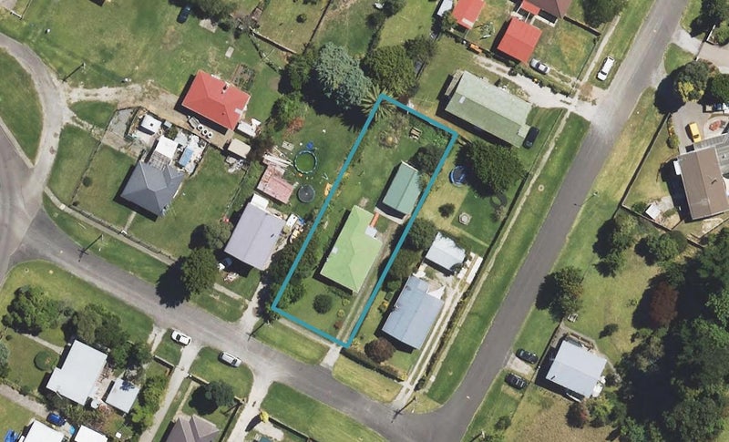 6 Baty Street, Kaiti, Gisborne - Carousel 1