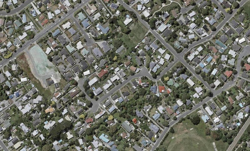 14 Sunshine Avenue, Paraparaumu, Paraparaumu - Carousel 1