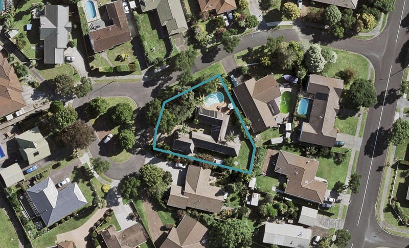 6 Donegan Place, Conifer Grove, Takanini - Carousel 1