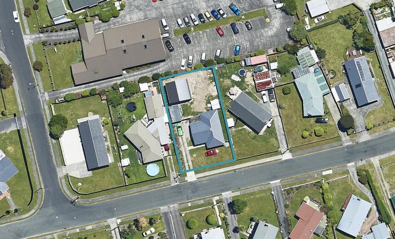 13 Fenruss Street, Fairy Springs, Rotorua - Carousel 1