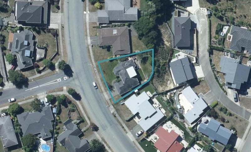 57 James Cook Drive, Whitby, Porirua - Carousel 1