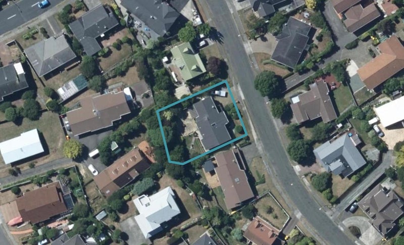 8 Kinnel Grove, Papakowhai, Porirua - Carousel 1