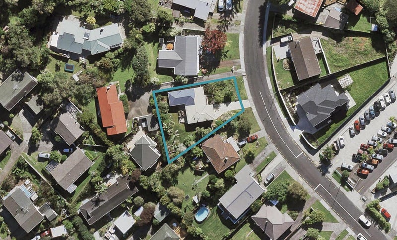 18 Compton Street, Hillcrest, Auckland - Carousel 1