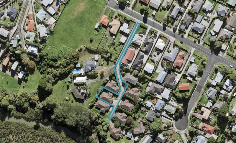 20B Waione Avenue, Te Atatu Peninsula, Auckland - Carousel 1
