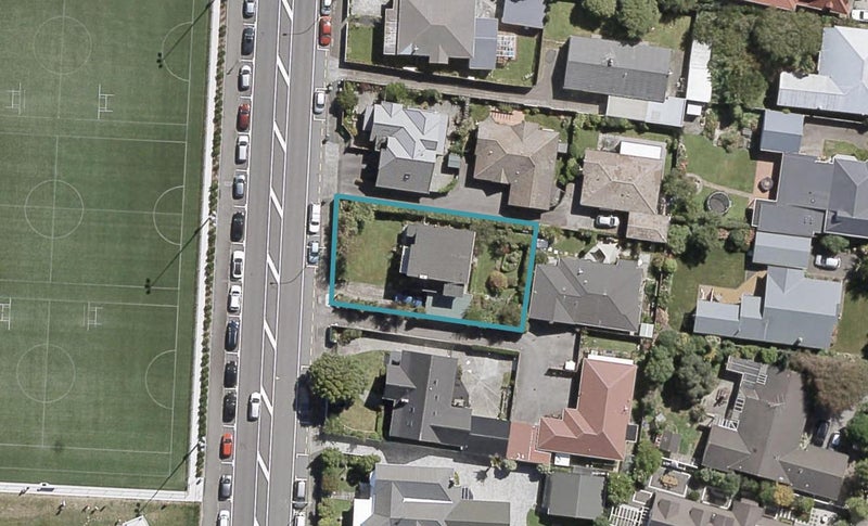 12 Bellevue Road, Woburn, Lower Hutt - Carousel 1