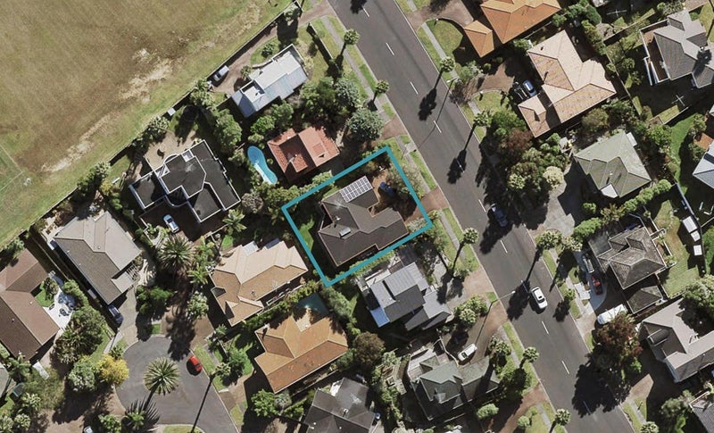 81 Caribbean Drive, Unsworth Heights, Auckland - Carousel 1