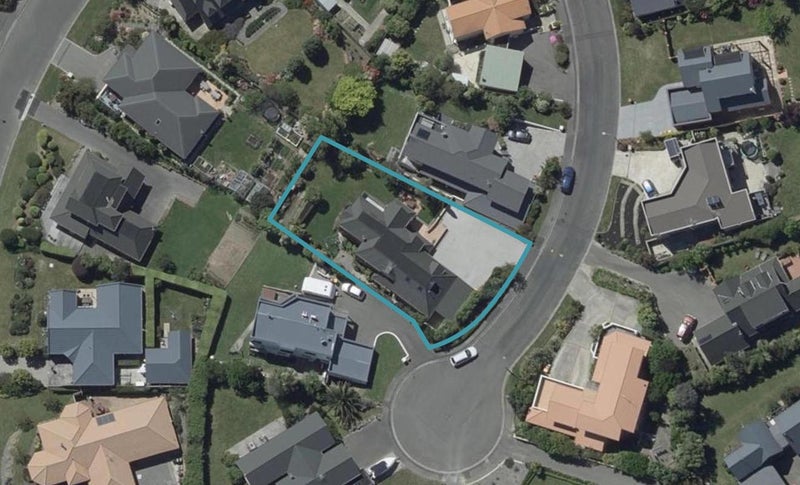 8 Somerton Rise, Westmorland, Christchurch - Carousel 1