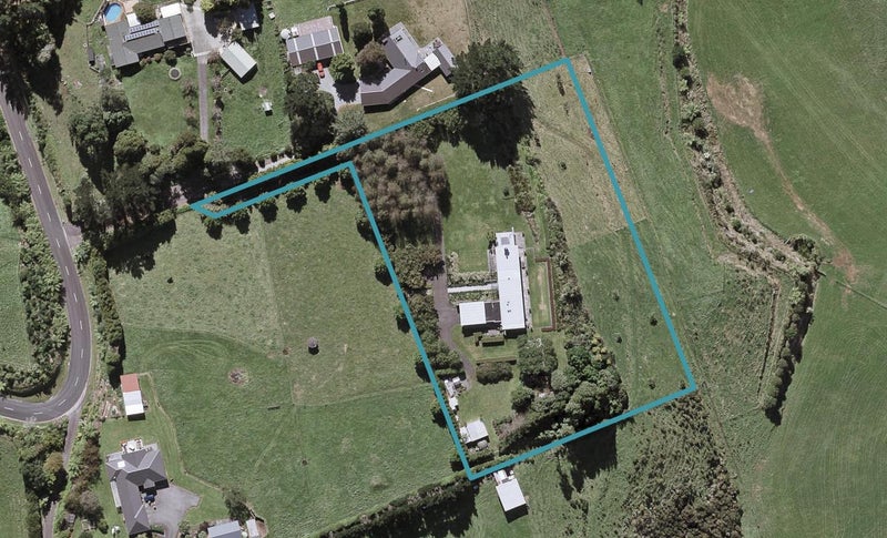 155 Veale Road, Ridgewood, New Plymouth - Carousel 1