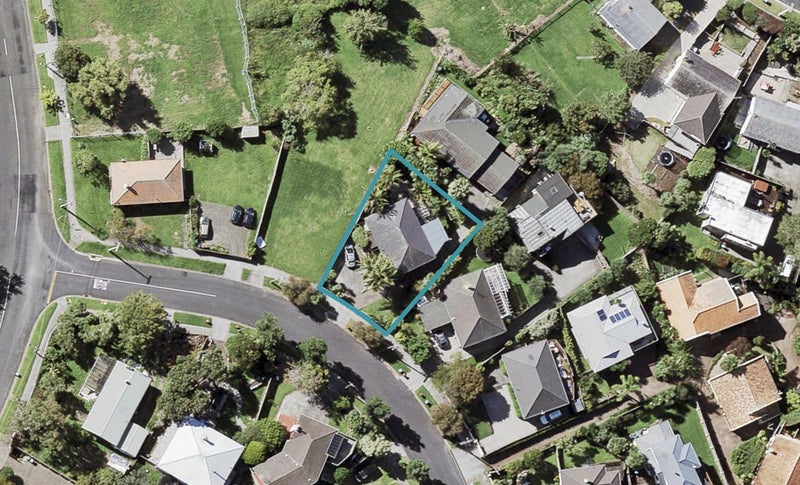 6 Silverton Avenue, Wai o Taiki Bay, Auckland - Carousel 1