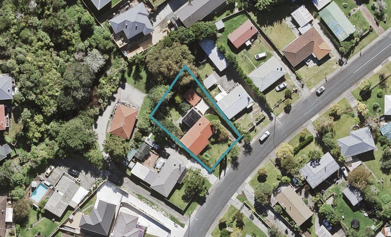 10 Kirby Street, Glendene, Auckland - Carousel 1