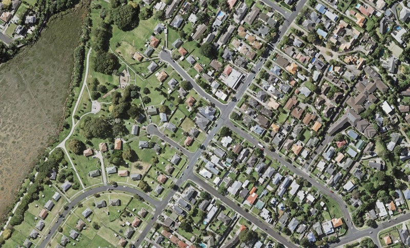 51 Eversleigh Road, Belmont, Auckland - Carousel 1