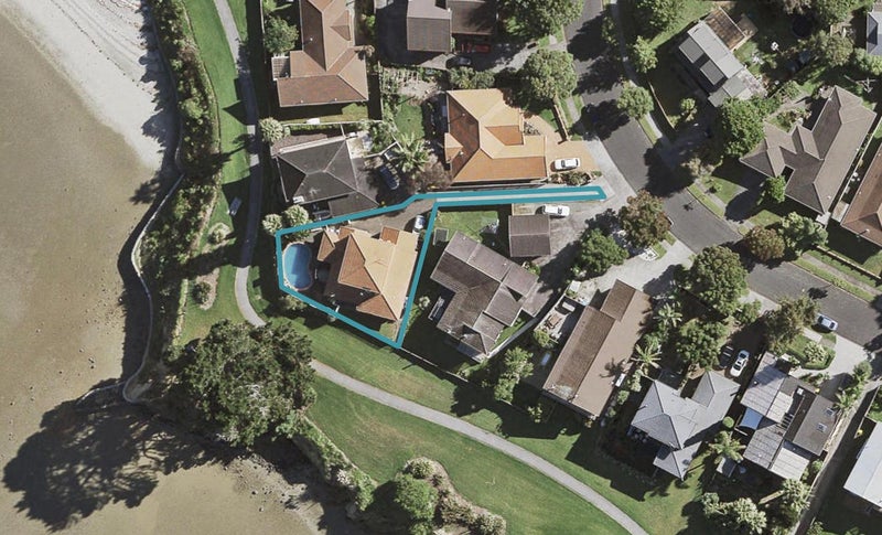 27A St Annes Crescent, Wattle Downs, Auckland - Carousel 1