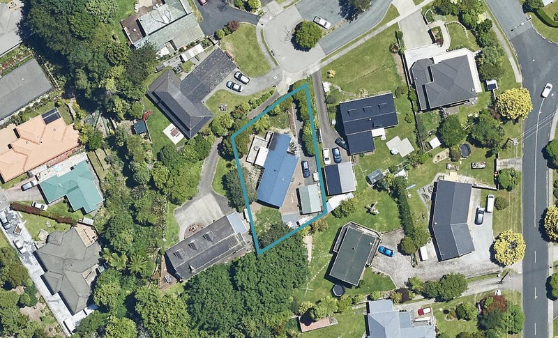 6 Rika Place, Kawaha Point, Rotorua - Carousel 1