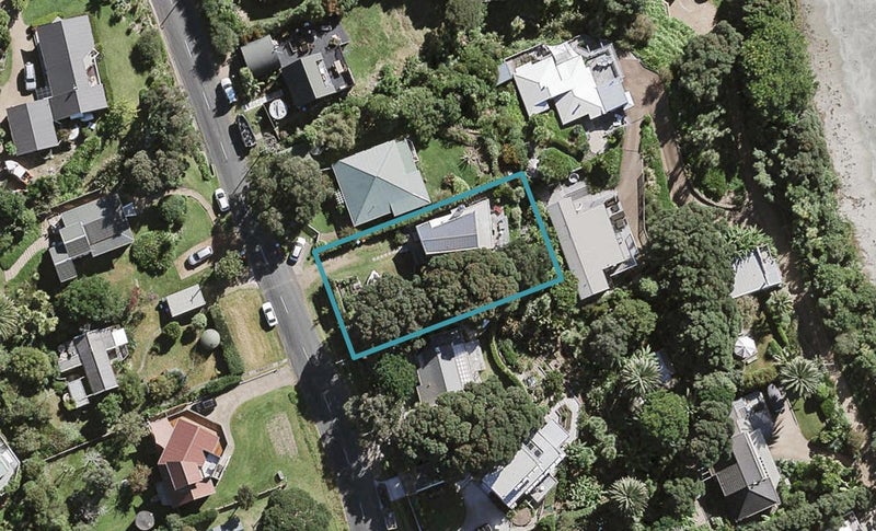 11 Waikare Road, Oneroa, Waiheke Island - Carousel 1