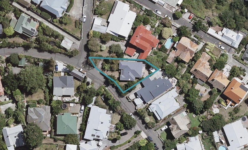 16 Cameron Road, Bluff Hill, Napier - Carousel 1