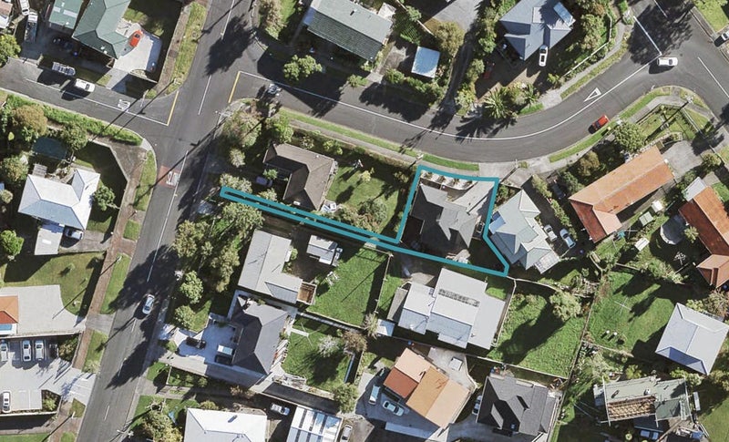 92 Rosamund Avenue, New Windsor, Auckland - Carousel 1