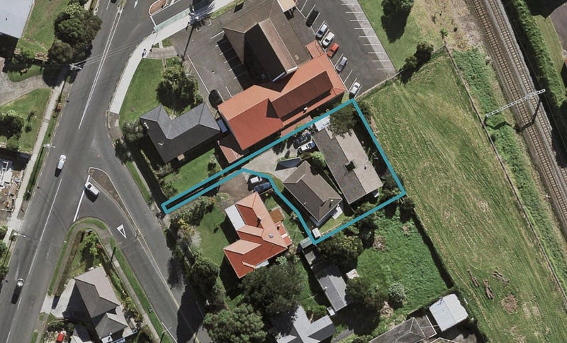 2/2 Kenderdine Road, Papatoetoe, Auckland - Carousel 1