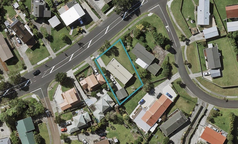 13 Aspiring Avenue, Clover Park, Auckland - Carousel 1