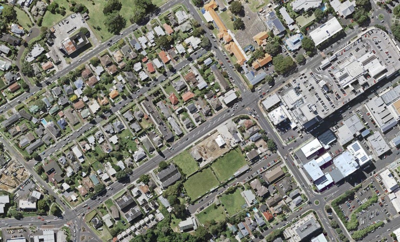 37 Anzac Street, Takapuna, Auckland - Carousel 1