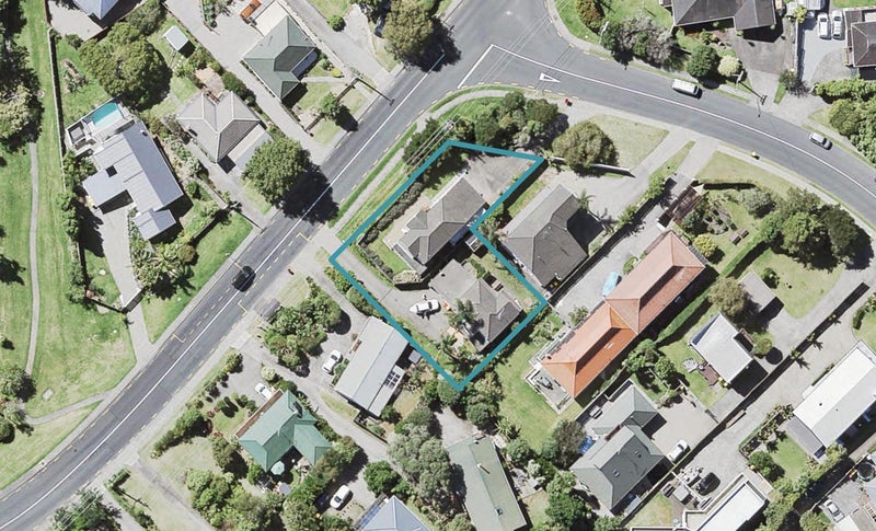 1/48 Glencoe Road, Browns Bay, Auckland - Carousel 1