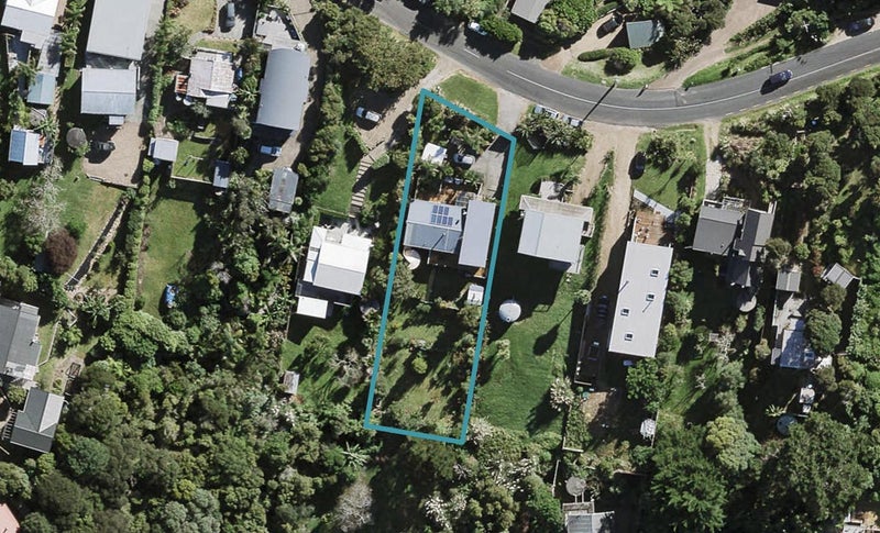 72 Queens Drive, Oneroa, Waiheke Island - Carousel 1