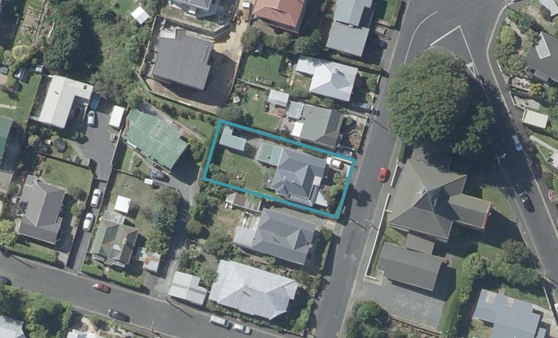 8 Whitby Street, Mornington, Dunedin - Carousel 1