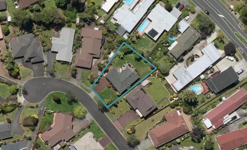 16 Augusta Place, Kamo, Whangarei - Carousel 1