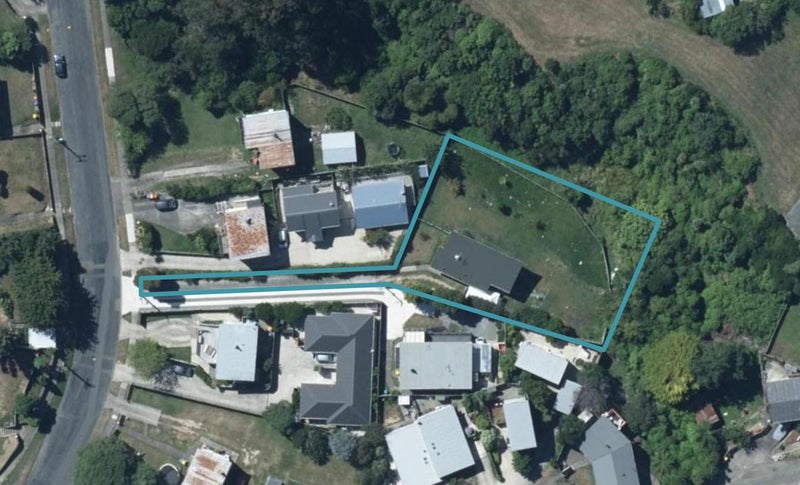 35 Mexted Crescent, Ranui, Porirua - Carousel 1