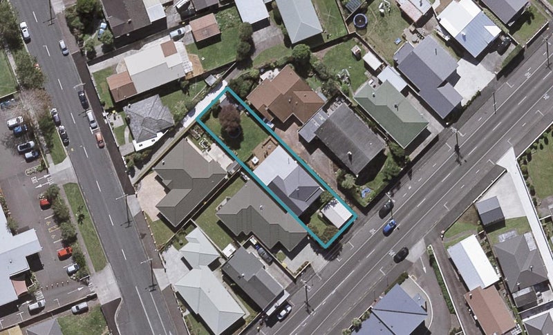 100 Tukapa Street, Westown, New Plymouth - Carousel 1