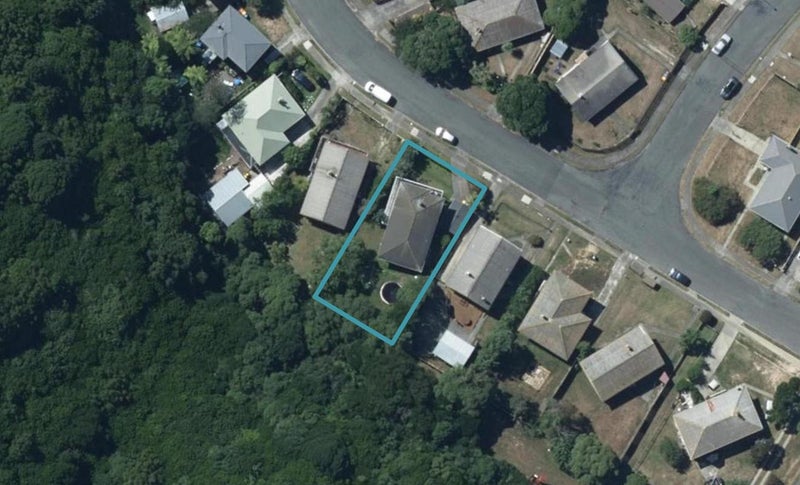 64 Rangituhi Crescent, Takapuwahia, Porirua - Carousel 1