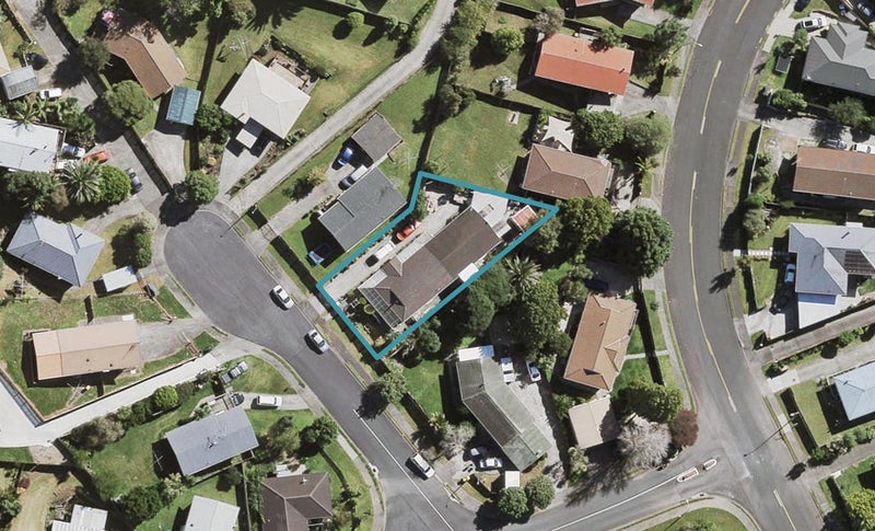 5 Glenfinn Place, Massey, Auckland - Carousel 1