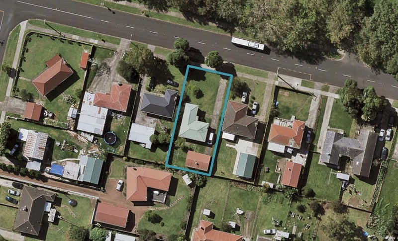 7 Alexander Crescent, Otara, Auckland - Carousel 1