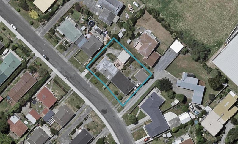 17 Manawa Avenue, Raumati Beach, Paraparaumu - Carousel 1
