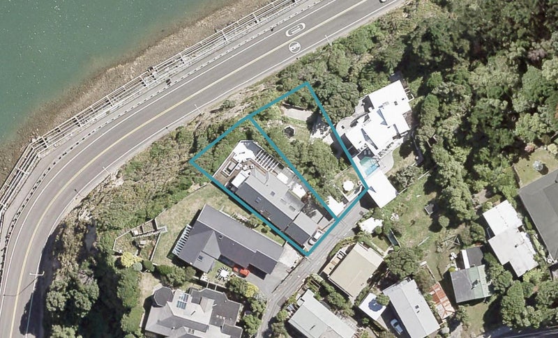 15 Church Lane, Point Howard, Lower Hutt - Carousel 1