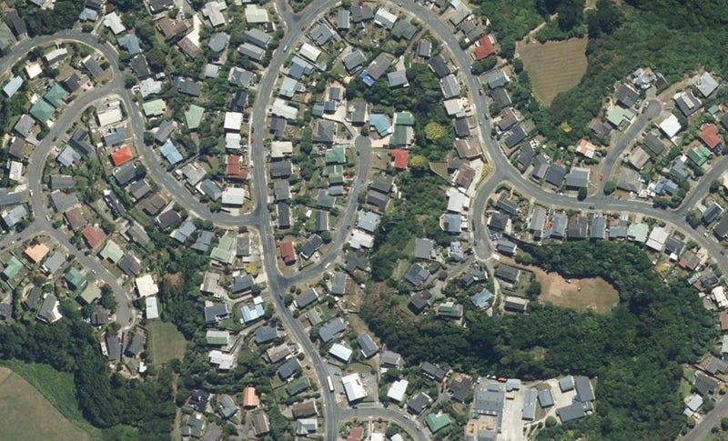 10 Findhorn Place, Papakowhai, Porirua - Carousel 1