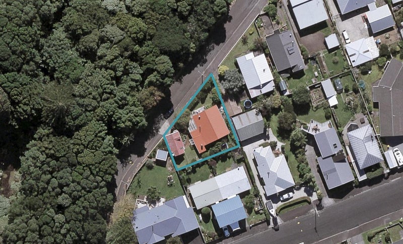15 Stoke Street, Westown, New Plymouth - Carousel 1
