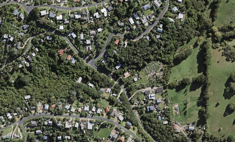 101 Queens Drive, Oneroa, Waiheke Island - Carousel 1