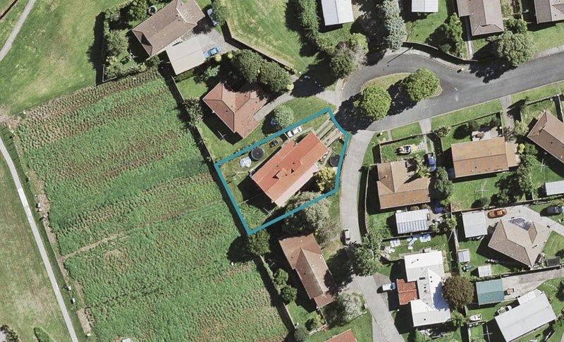 7 Dulcie Place, Red Hill, Papakura - Carousel 1