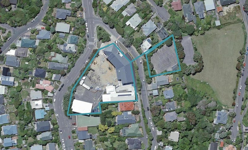 15 Harbour View Road, Northland, Wellington - Carousel 1