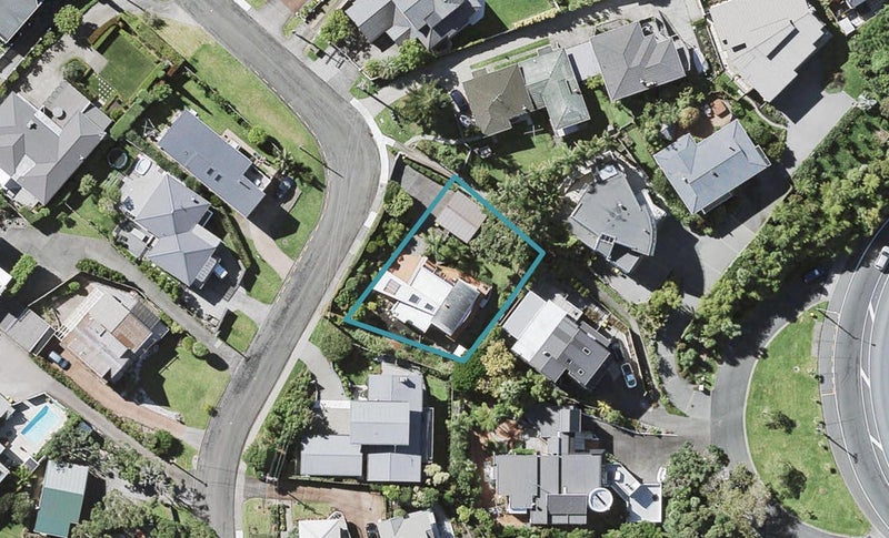 5 Eastcliffe Road, Castor Bay, Auckland - Carousel 1