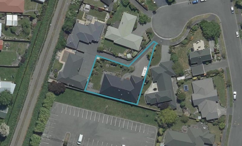 5 Thicket Close, Redwood, Christchurch - Carousel 1