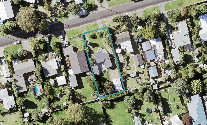 9 First View Avenue, Beachlands, Auckland - Carousel 1
