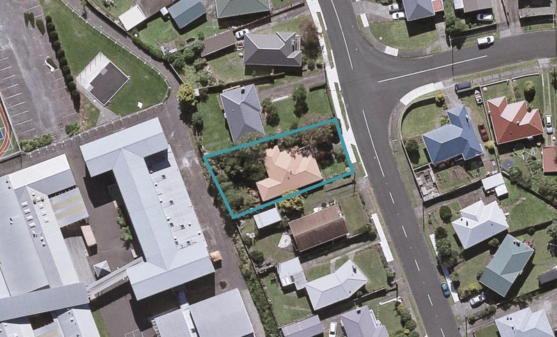 16 Belair Avenue, Blagdon, New Plymouth - Carousel 1